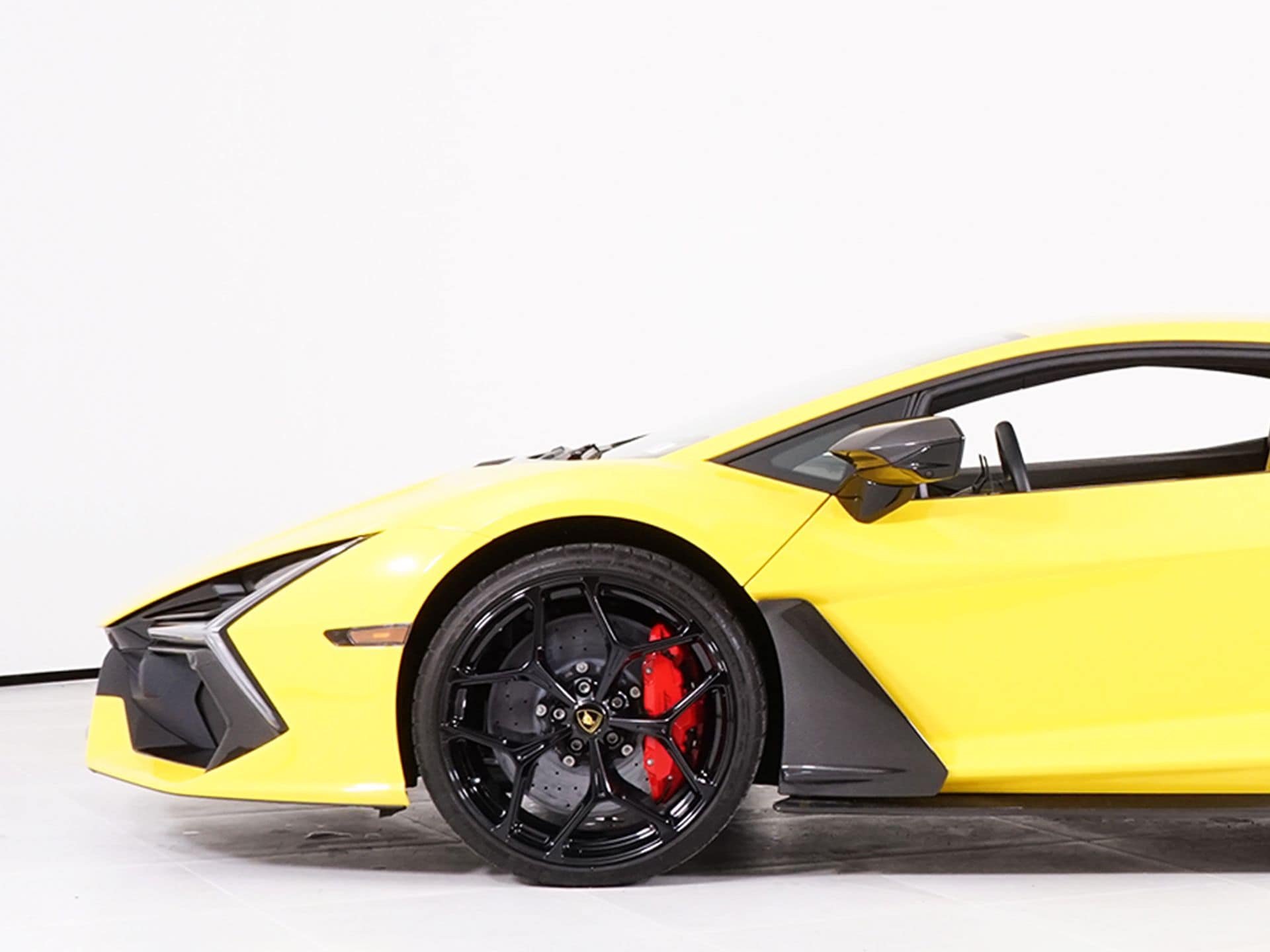 2025 Lamborghini Revuelto Base - Photo 12