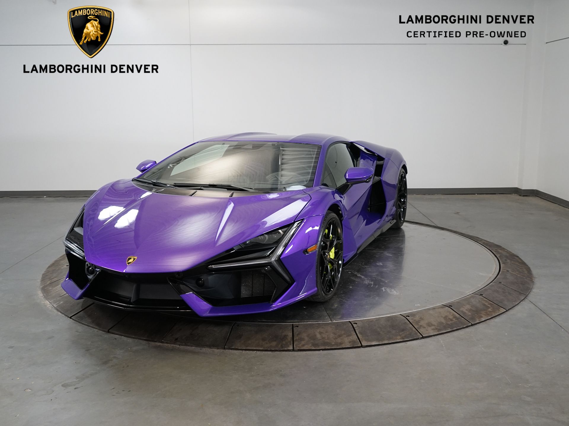 2024 Lamborghini Revuelto