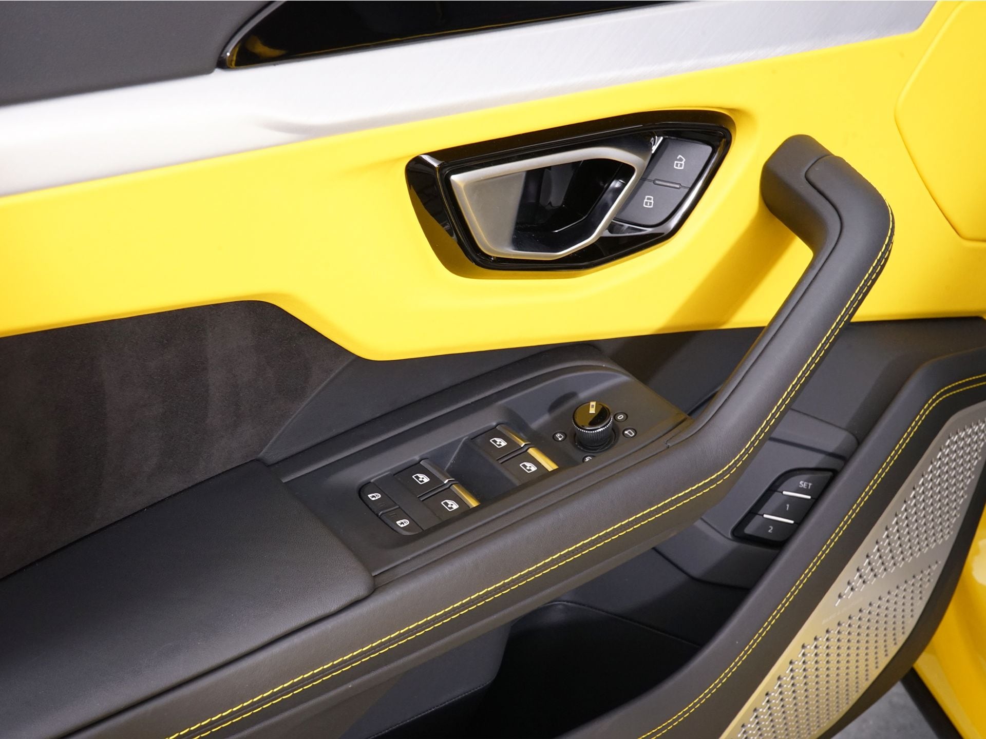 2023 Lamborghini Urus S - Photo 37