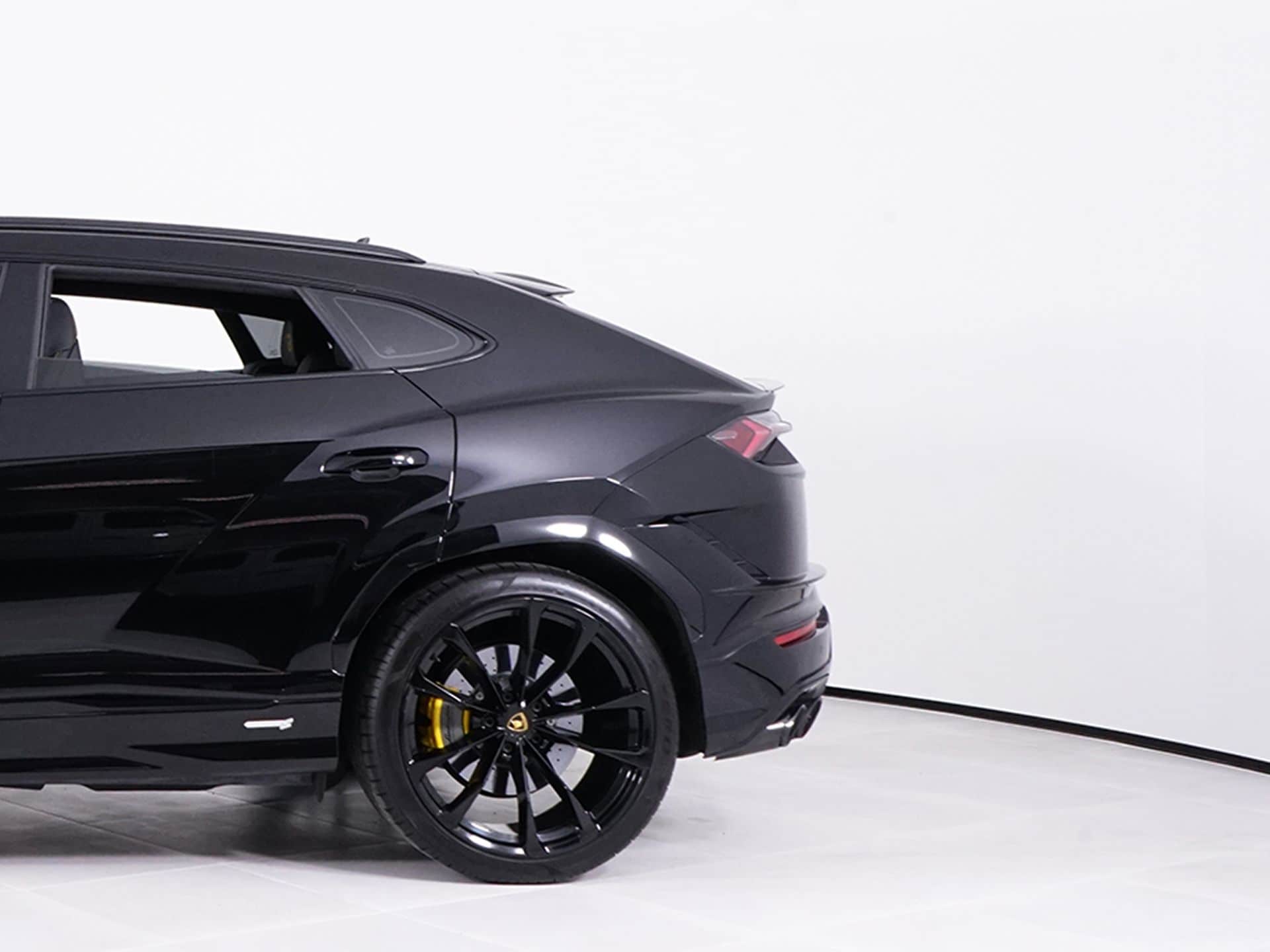 2023 Lamborghini Urus S - Photo 13