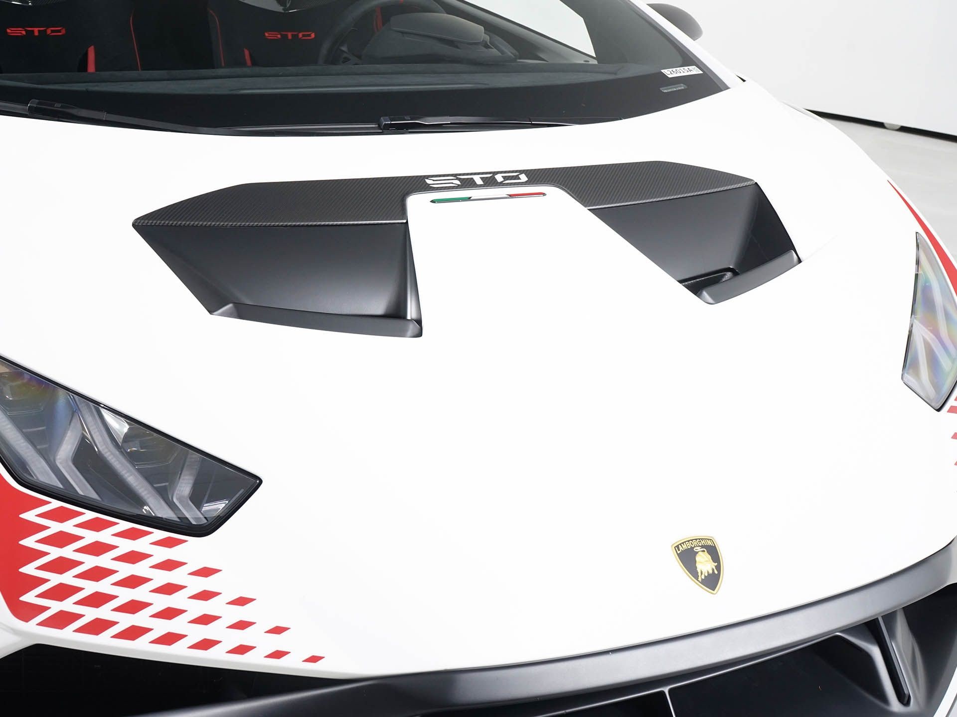 2022 Lamborghini Huracan STO - Photo 17