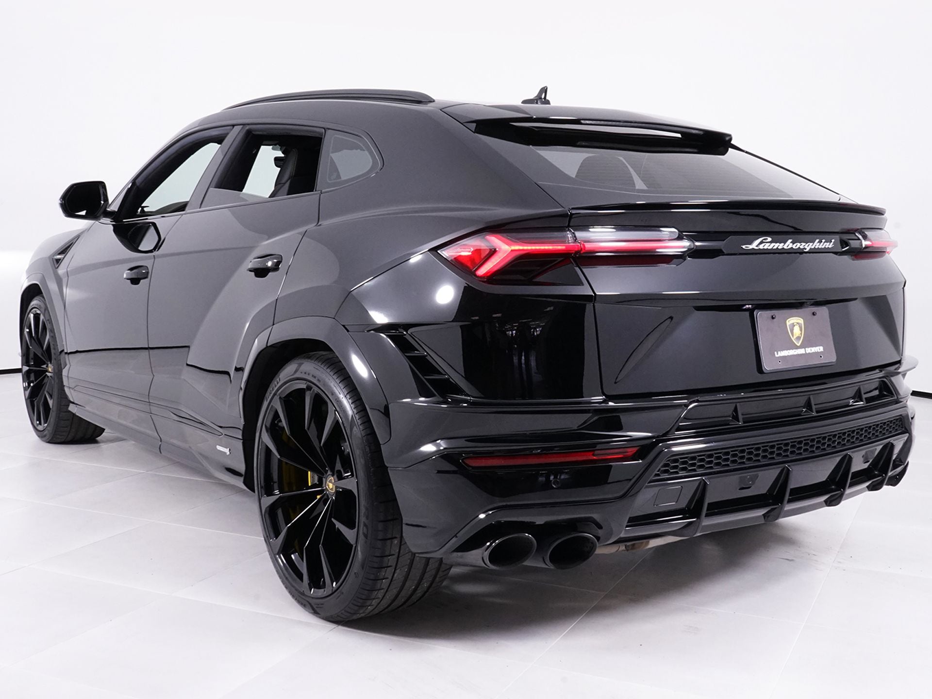 2023 Lamborghini Urus S - Photo 17