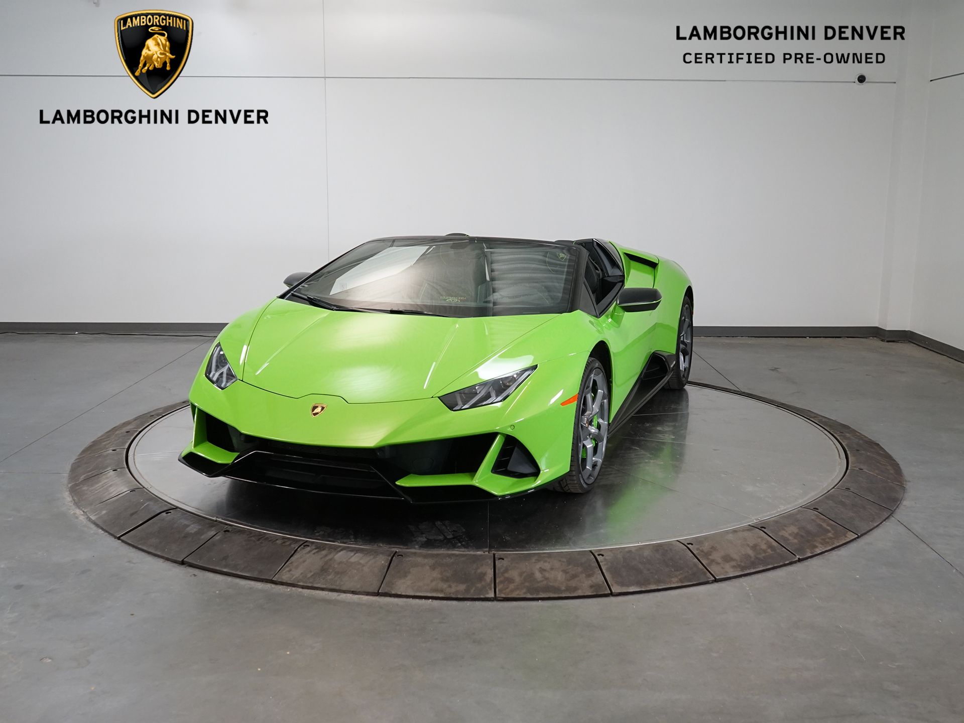 2024 Lamborghini Huracan EVO Convertible's photo