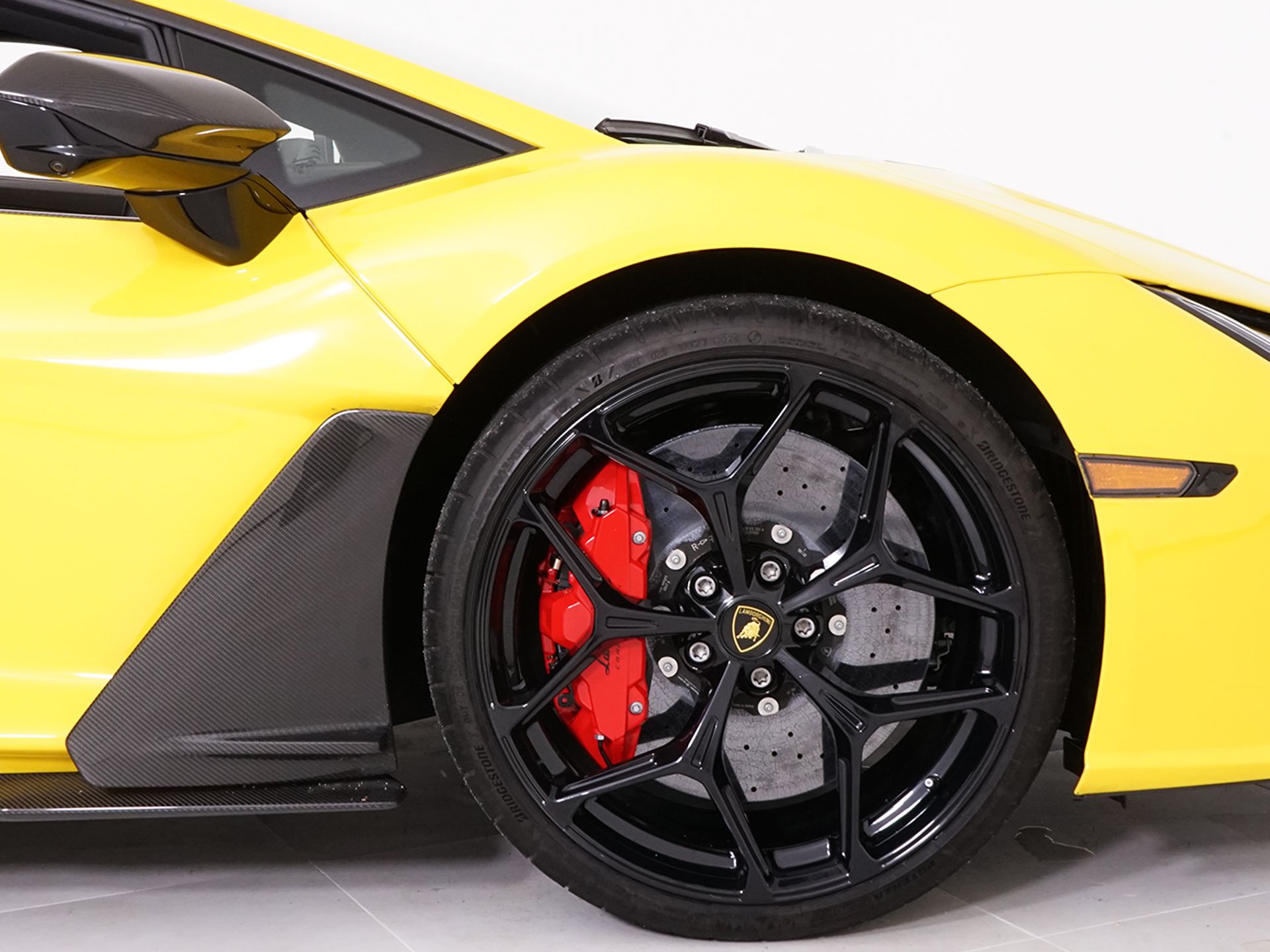 2025 Lamborghini Revuelto Base - Photo 16