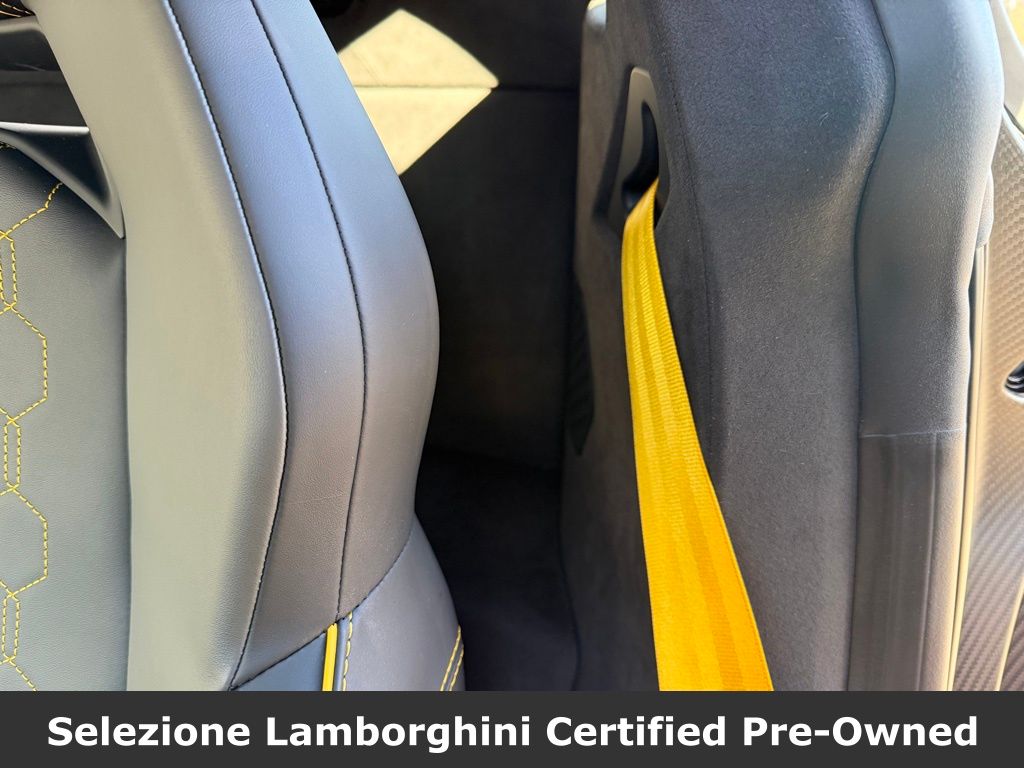 2025 Lamborghini Revuelto Base - Photo 25