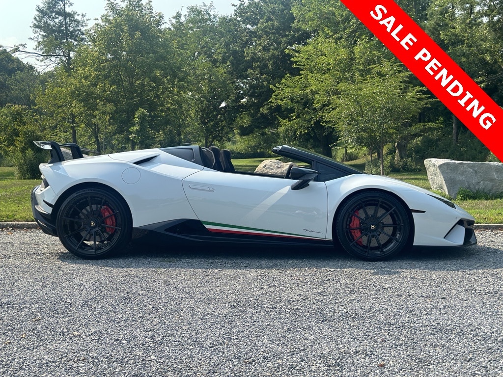Used 2018 Lamborghini Huracan Performante with VIN ZHWUS4ZF7JLA10318 for sale in Greenwich, CT