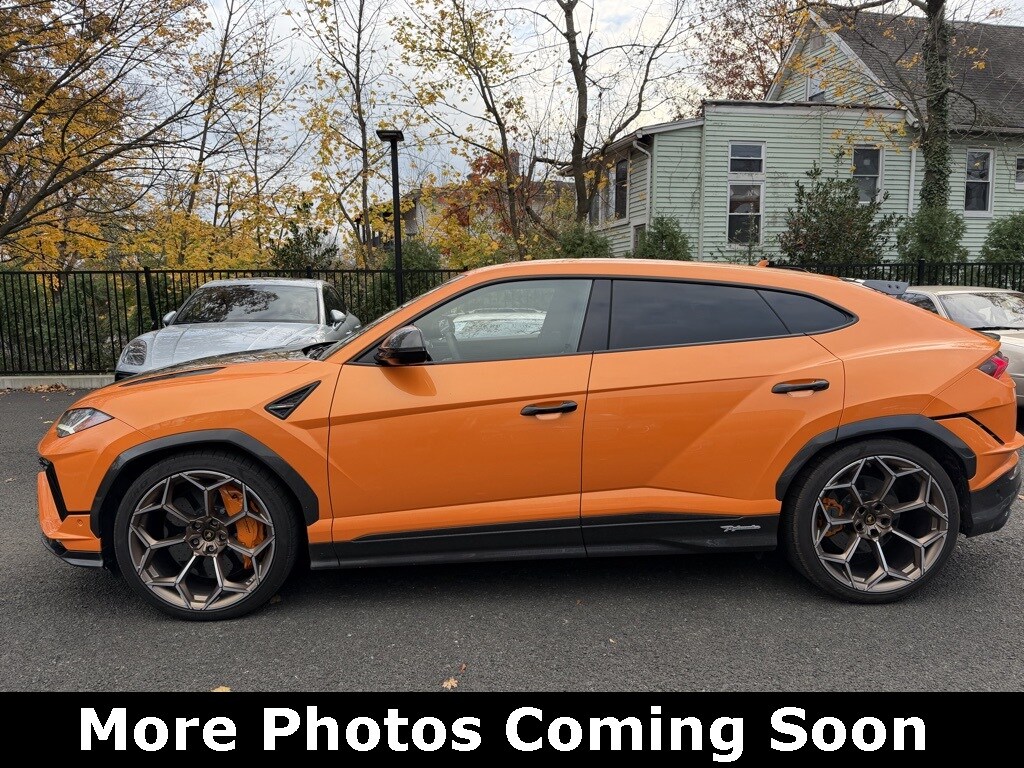 2024 Lamborghini Urus Performante photo 2