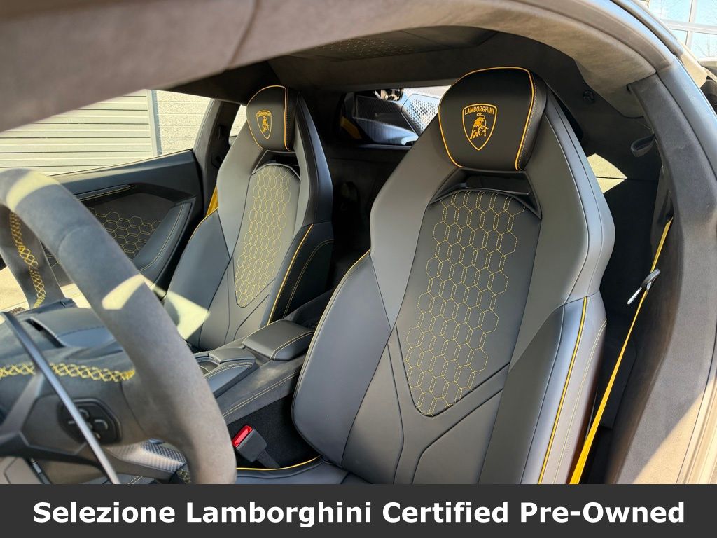 2025 Lamborghini Revuelto Base - Photo 21