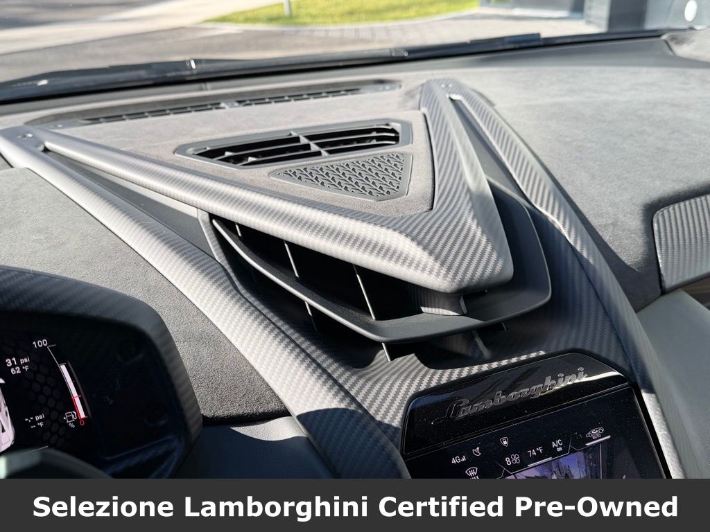 2025 Lamborghini Revuelto Base - Photo 36