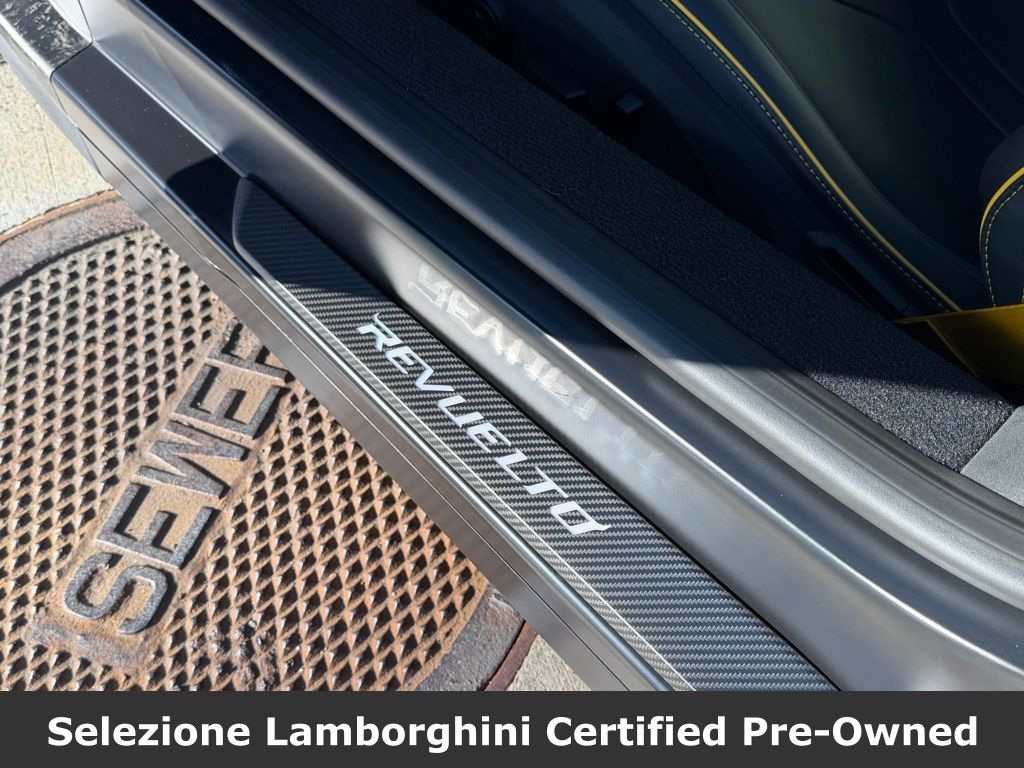 2025 Lamborghini Revuelto Base - Photo 28