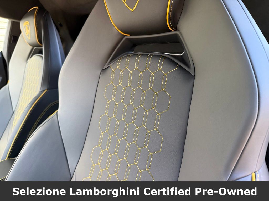2025 Lamborghini Revuelto Base - Photo 26