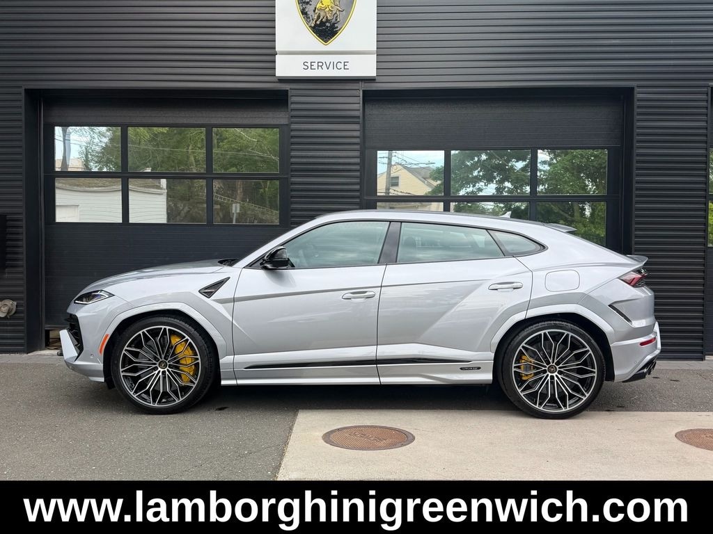New 2026 Lamborghini Urus SE SUV