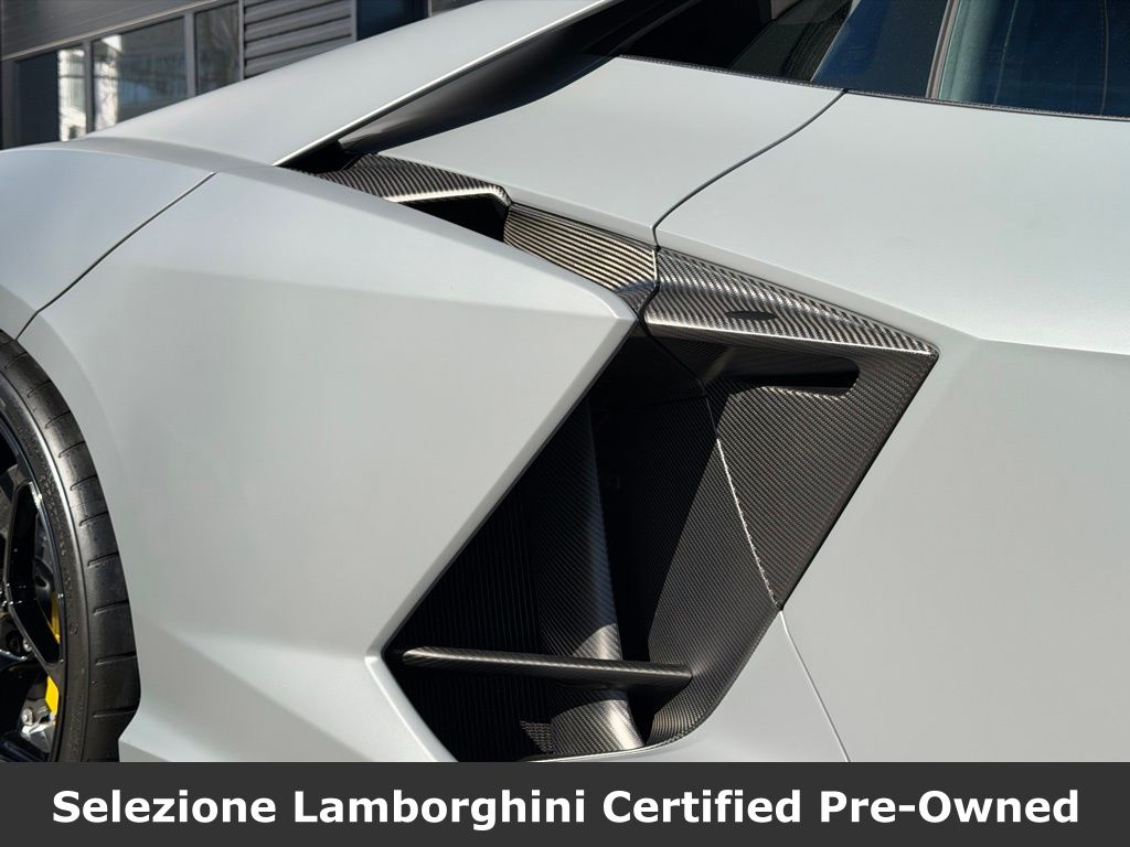 2025 Lamborghini Revuelto Base - Photo 14