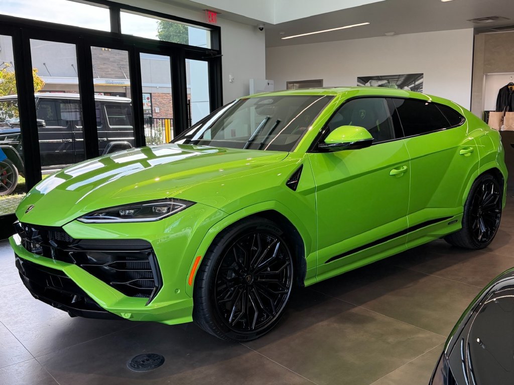  Lamborghini Urus SE