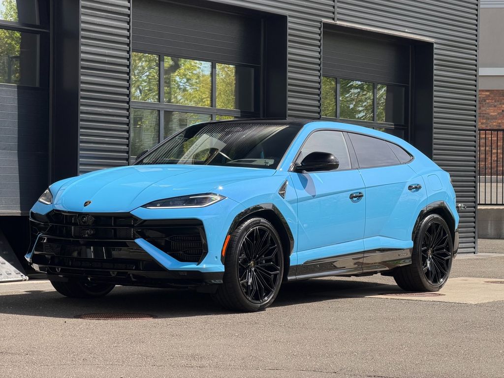 2026 Lamborghini Urus SE's photo