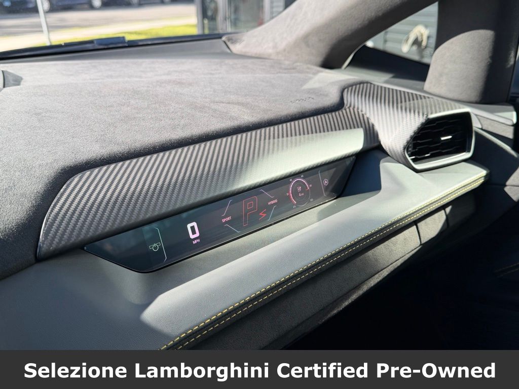 2025 Lamborghini Revuelto Base - Photo 35