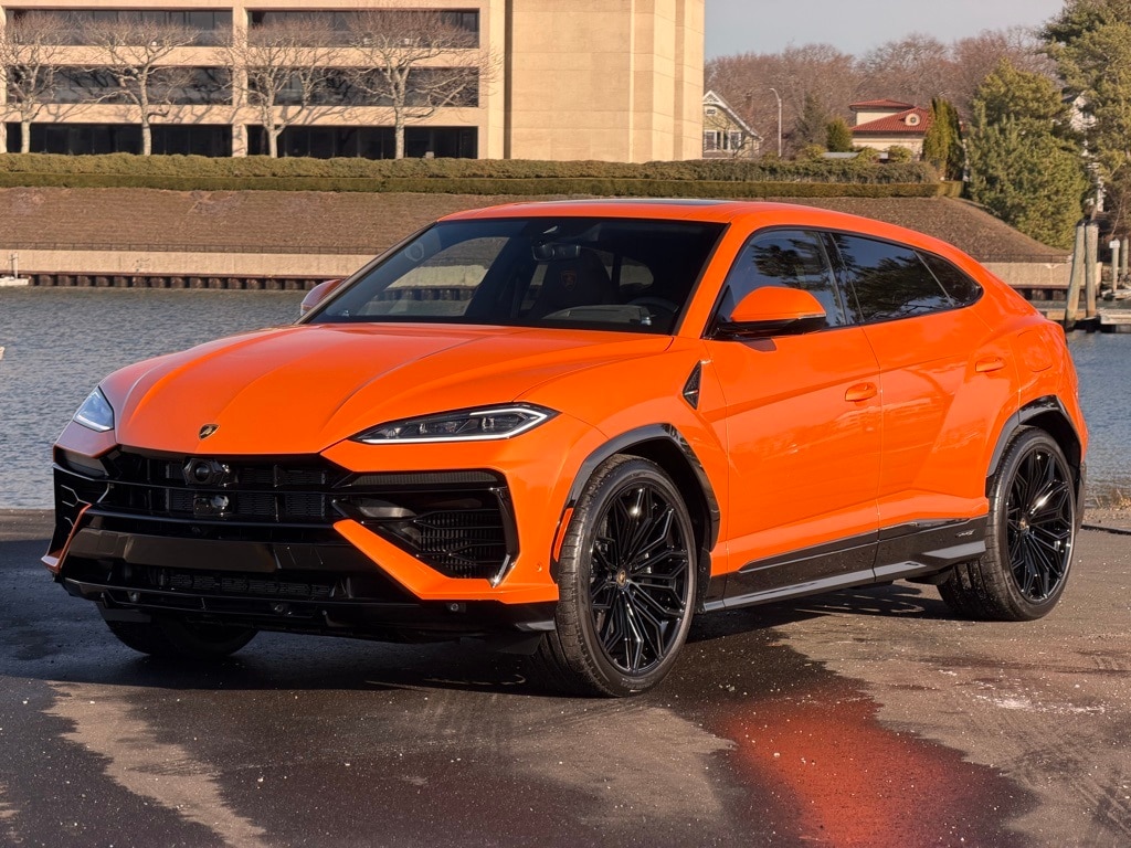 2025 Lamborghini Urus SE's photo