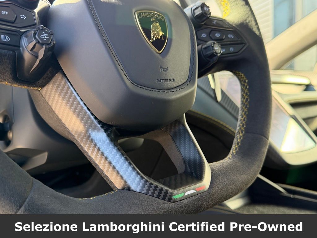 2025 Lamborghini Revuelto Base - Photo 33