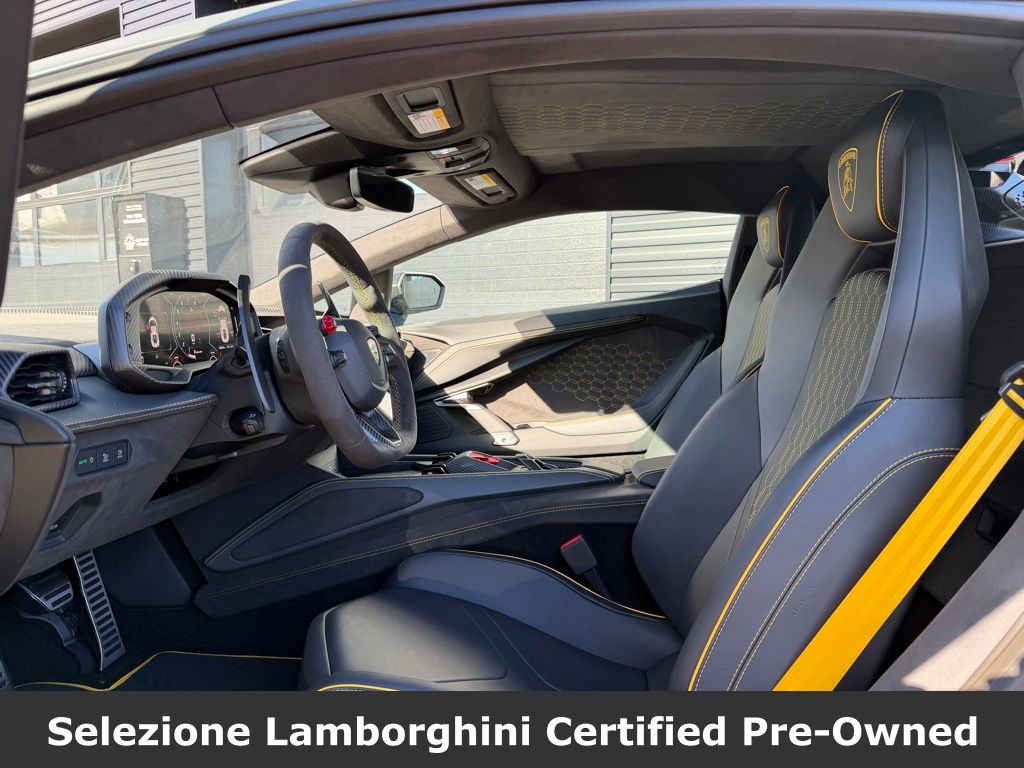 2025 Lamborghini Revuelto Base - Photo 22