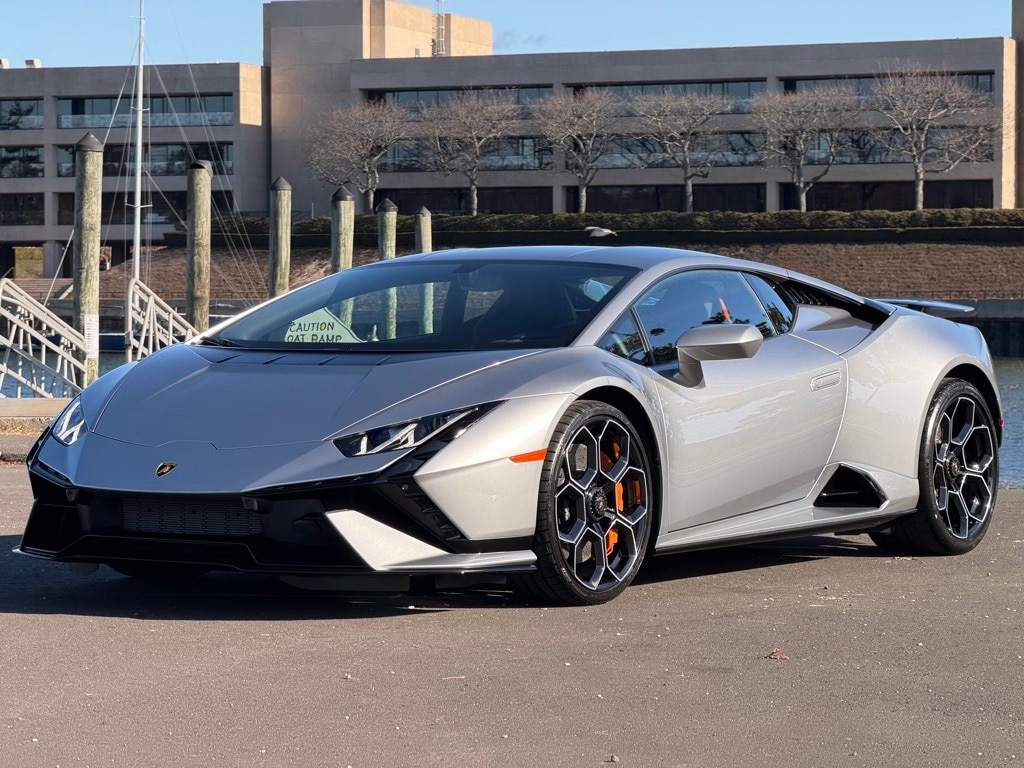2023 Lamborghini Huracan Tecnica's photo