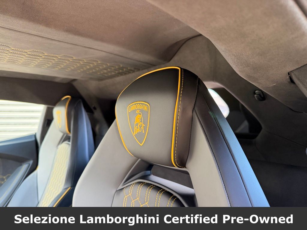 2025 Lamborghini Revuelto Base - Photo 24