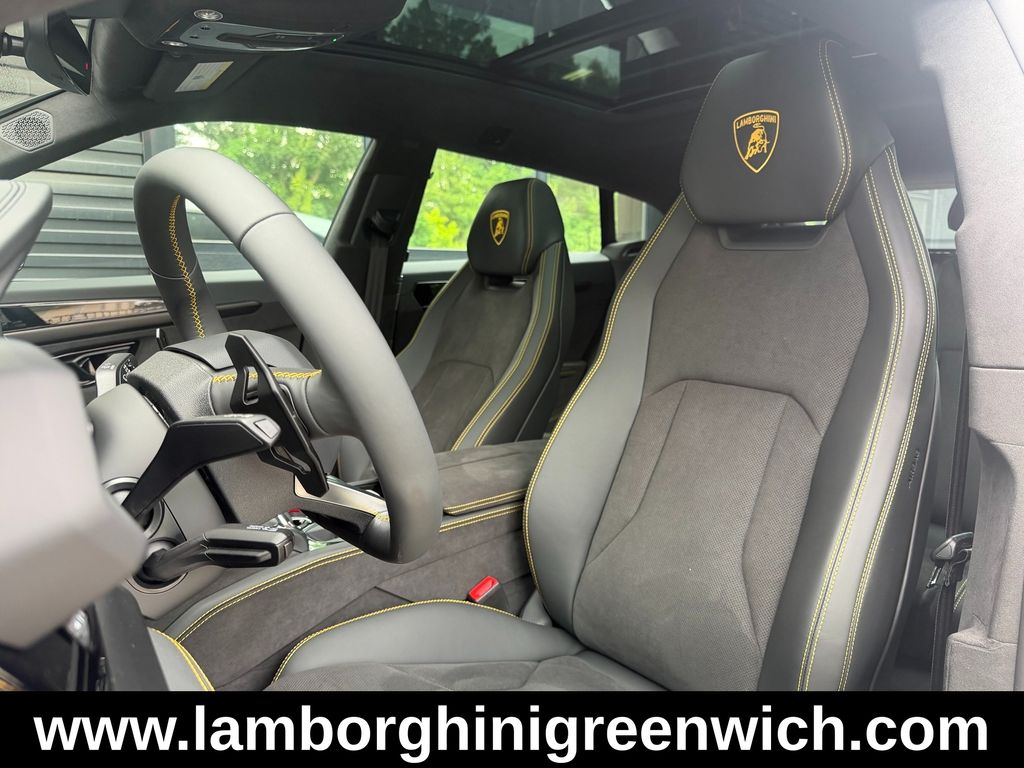 2026 Lamborghini Urus SE - Photo 9