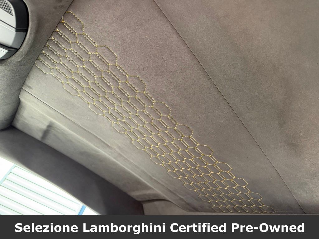 2025 Lamborghini Revuelto Base - Photo 38