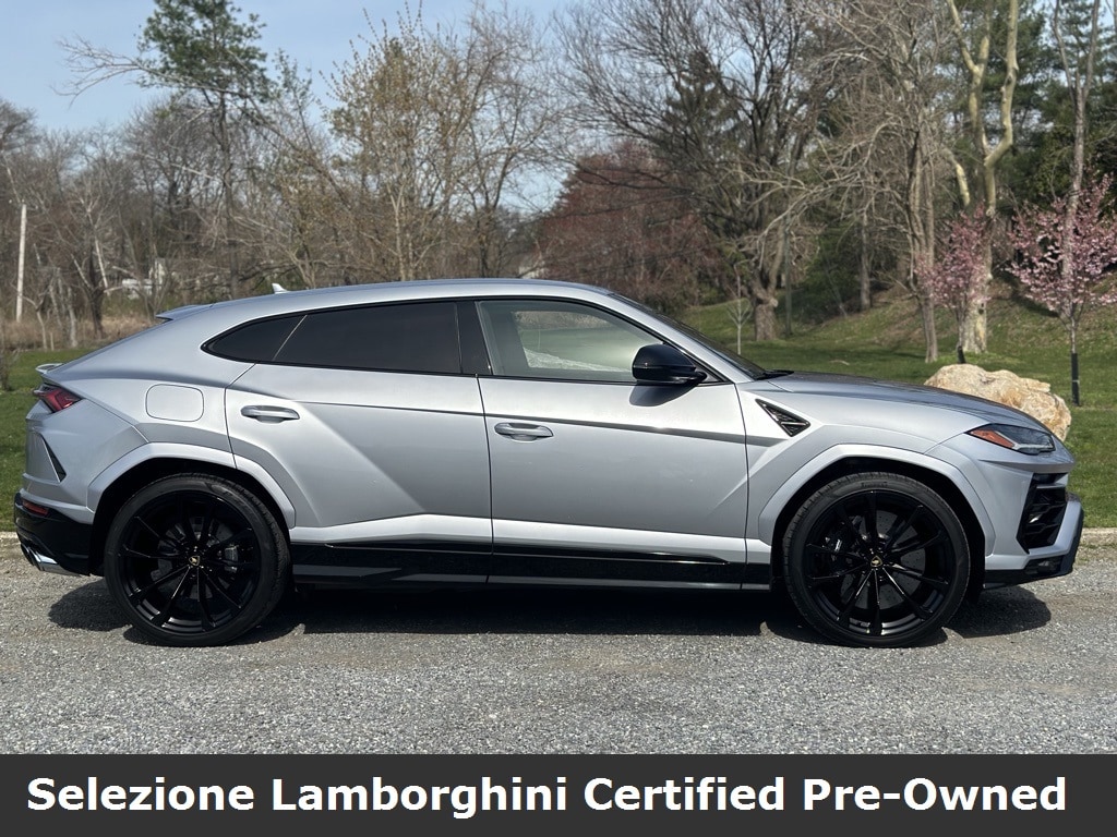 Certified 2022 Lamborghini Urus Base with VIN ZPBUA1ZLXNLA15332 for sale in Greenwich, CT