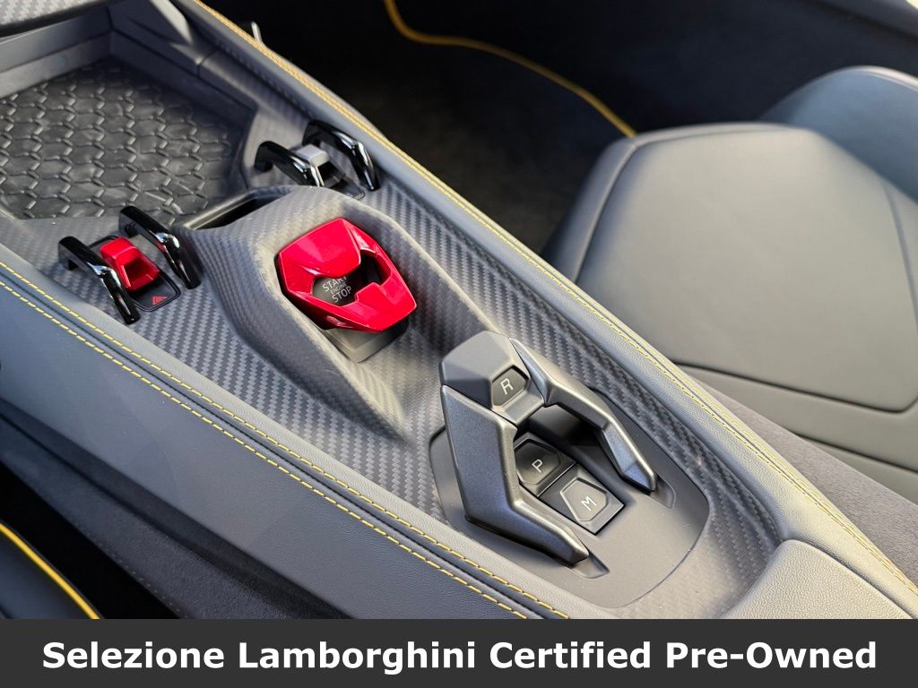 2025 Lamborghini Revuelto Base - Photo 37