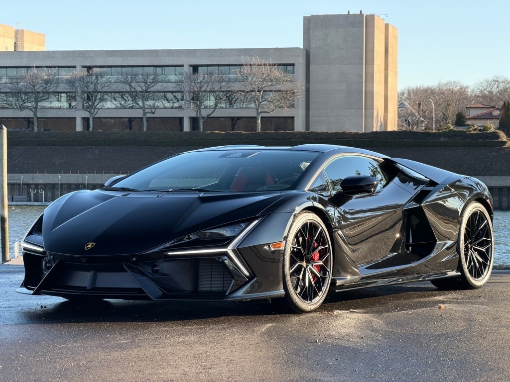 2024 Lamborghini Revuelto Base's photo