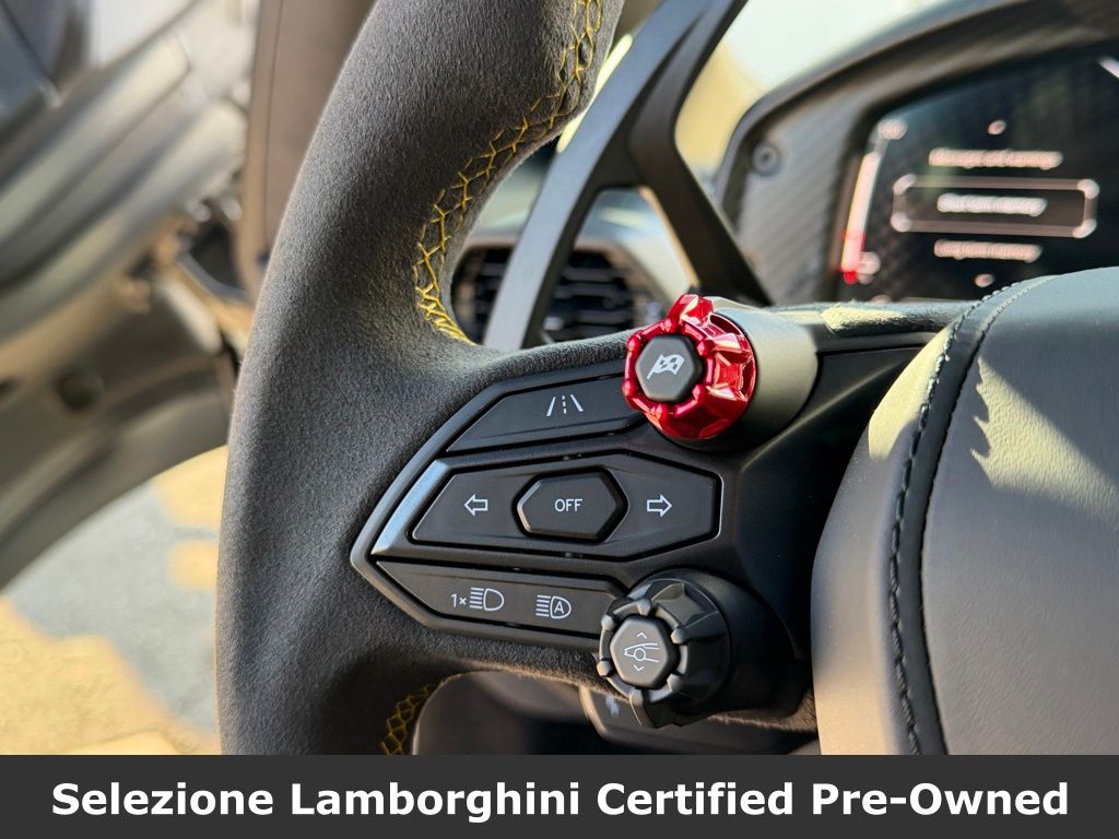 2025 Lamborghini Revuelto Base - Photo 30