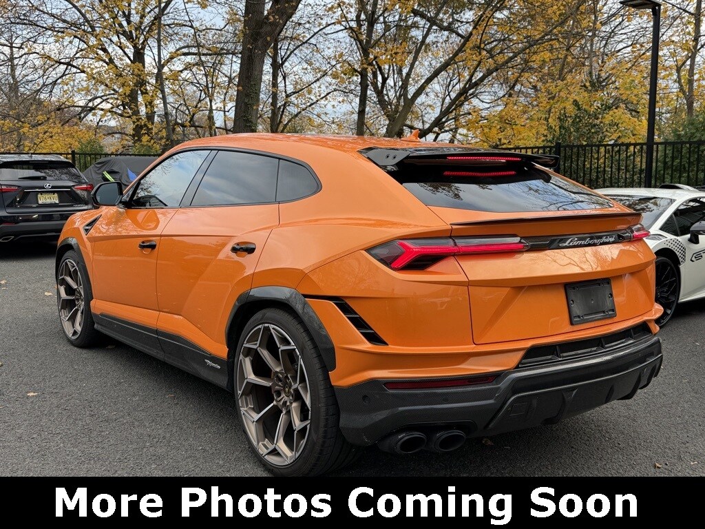 2024 Lamborghini Urus Performante photo 3