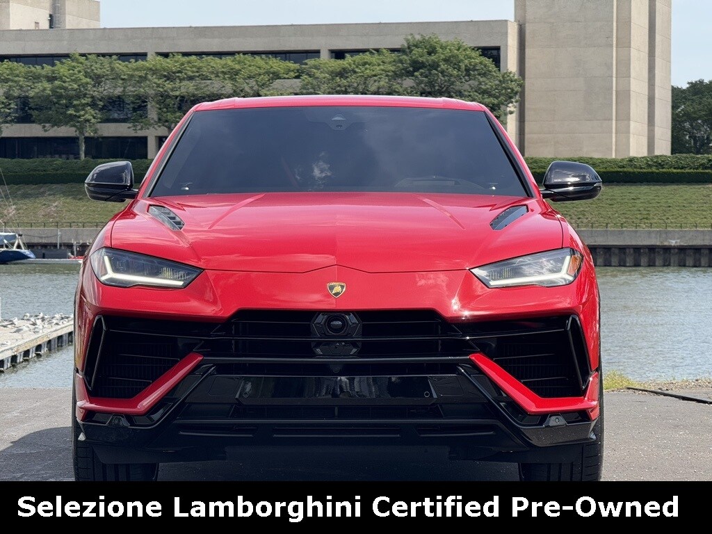 2024 Lamborghini Urus S photo 2