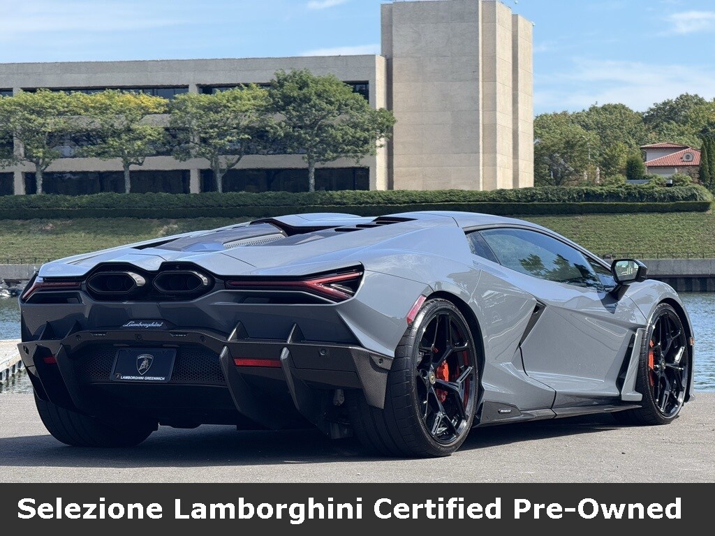 2024 Lamborghini Revuelto photo 4