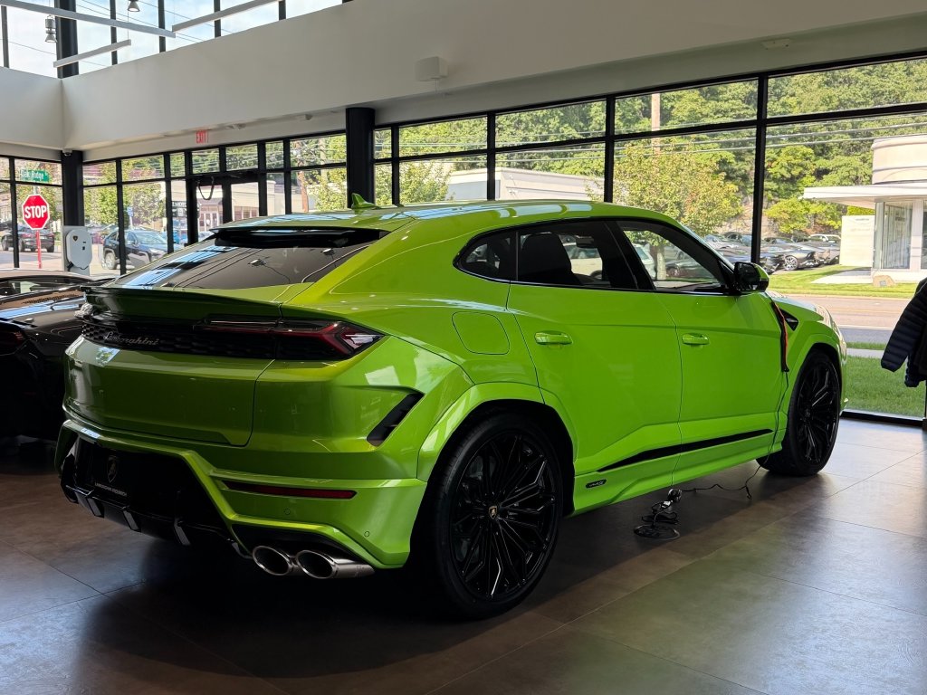 New 2026 Lamborghini Urus SE SUV