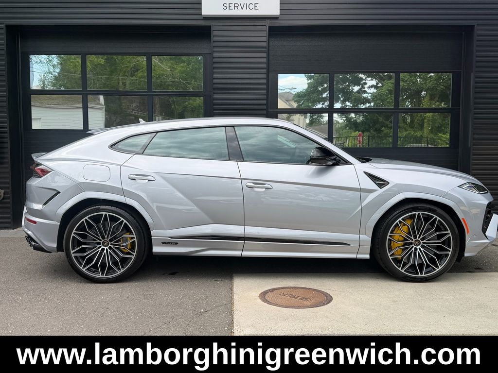 2026 Lamborghini Urus SE - Photo 13