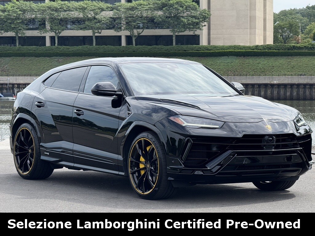 2023 Lamborghini Urus S photo 3
