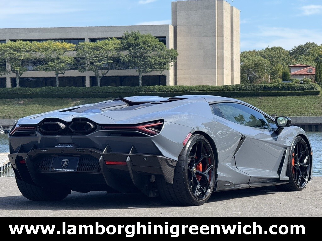 2024 Lamborghini Revuelto photo 4