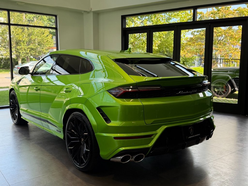New 2026 Lamborghini Urus SE SUV