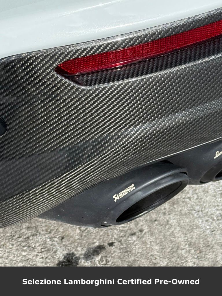 2024 Lamborghini Urus Performante - Photo 12