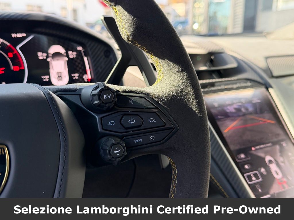 2025 Lamborghini Revuelto Base - Photo 31