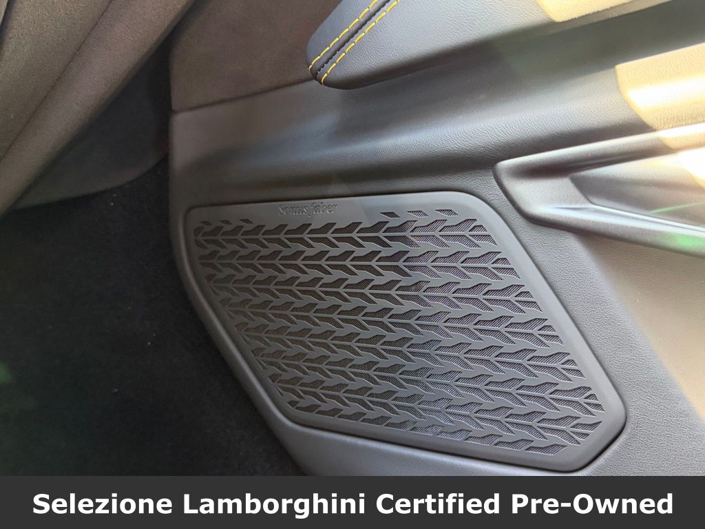 2025 Lamborghini Revuelto Base - Photo 39