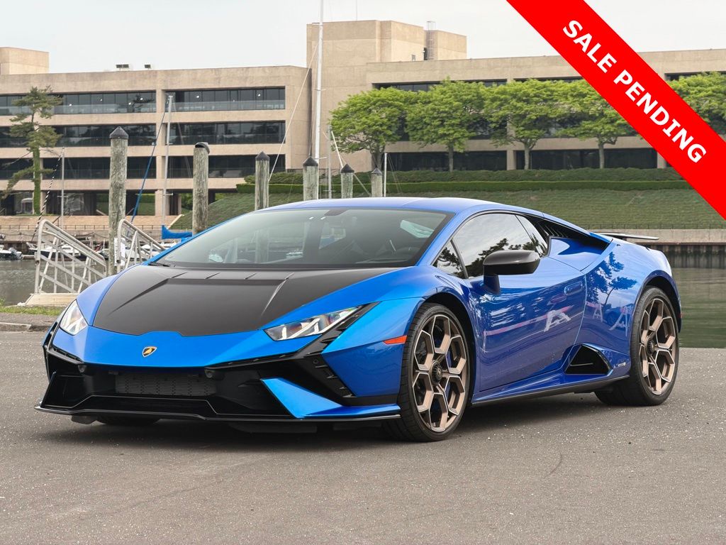 2023 Lamborghini Huracan Tecnica's photo
