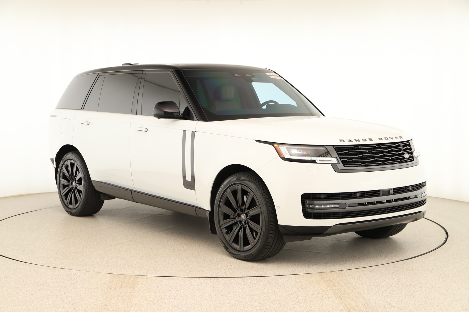 2025 Land Rover Range Rover P530 SE LWB AWD