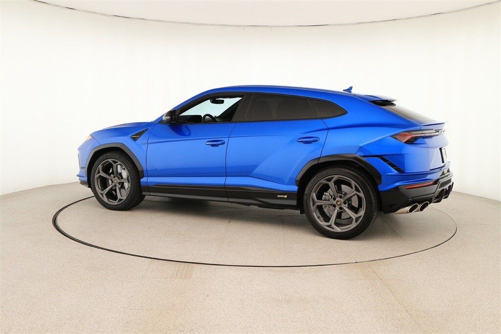 2024 Lamborghini Urus S photo 2