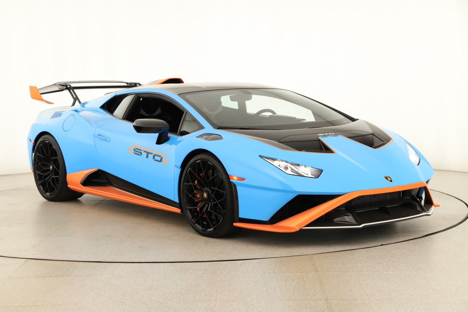 2022 Lamborghini Huracan STO