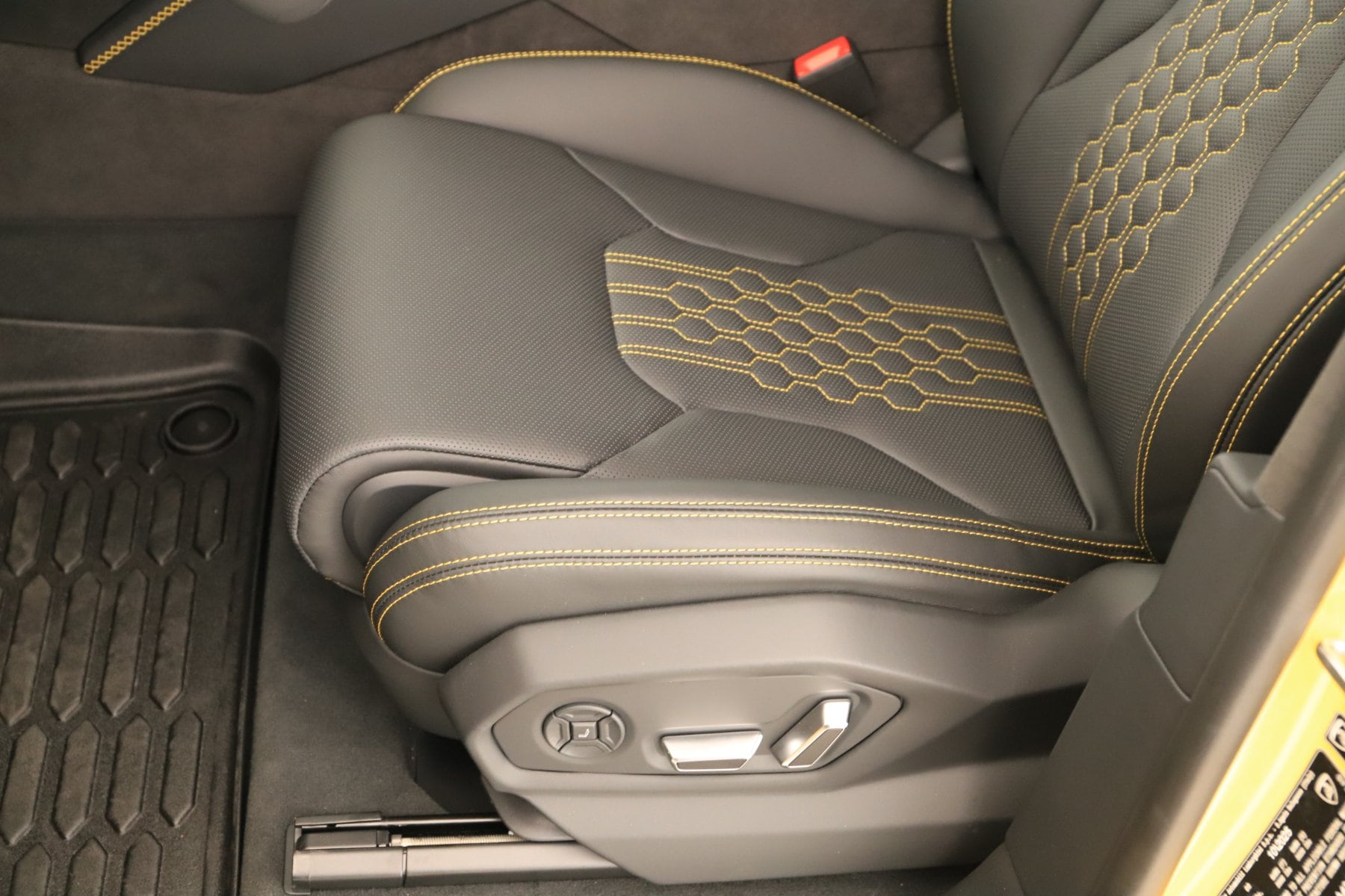 2026 Lamborghini Urus SE - Photo 20