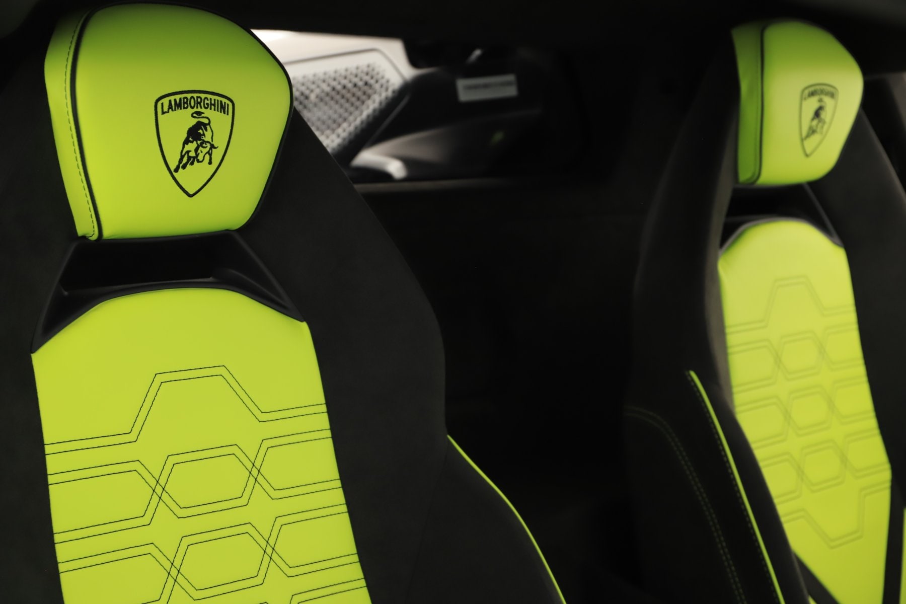 2026 Lamborghini Revuelto Base - Photo 29
