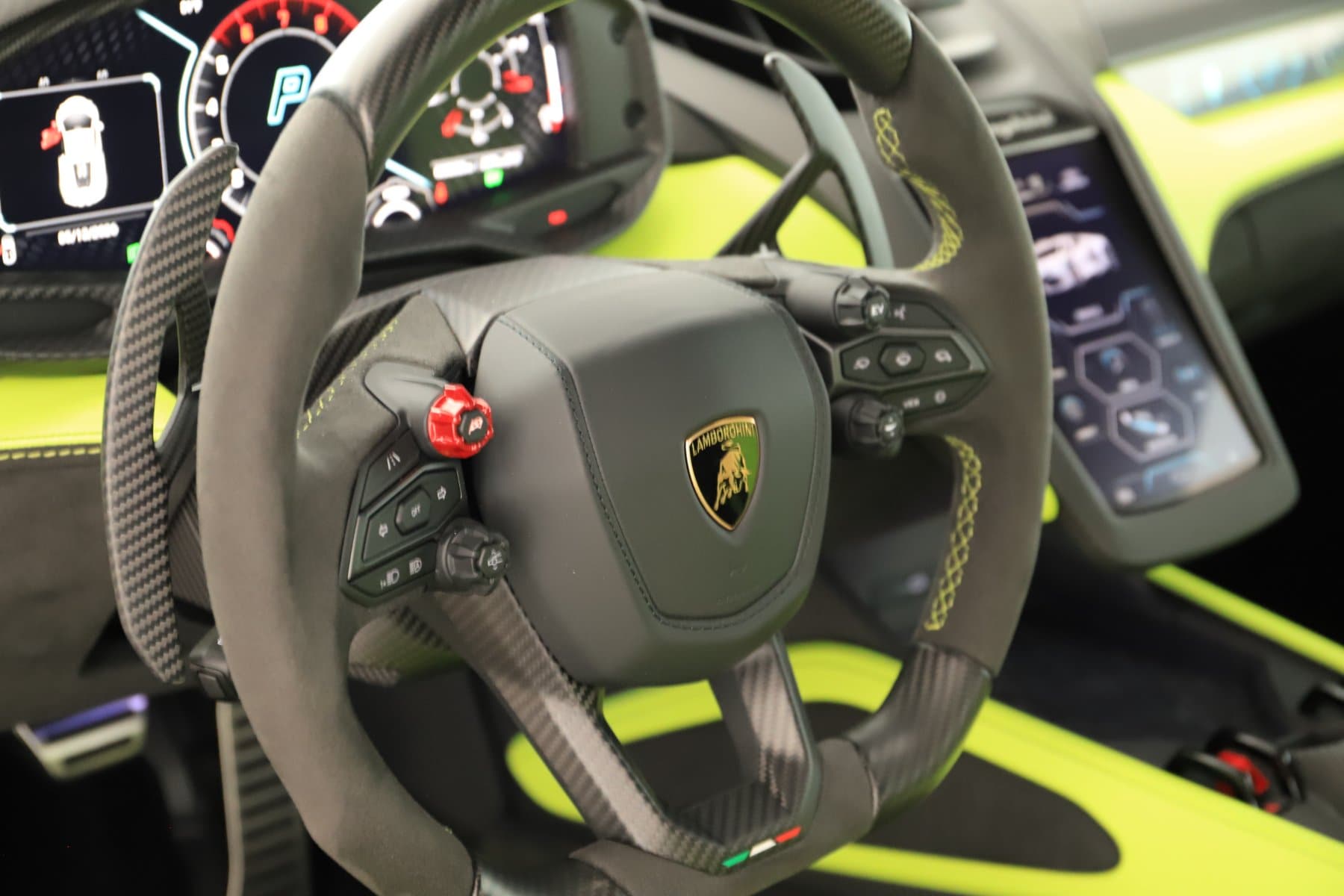 2026 Lamborghini Revuelto Base - Photo 15