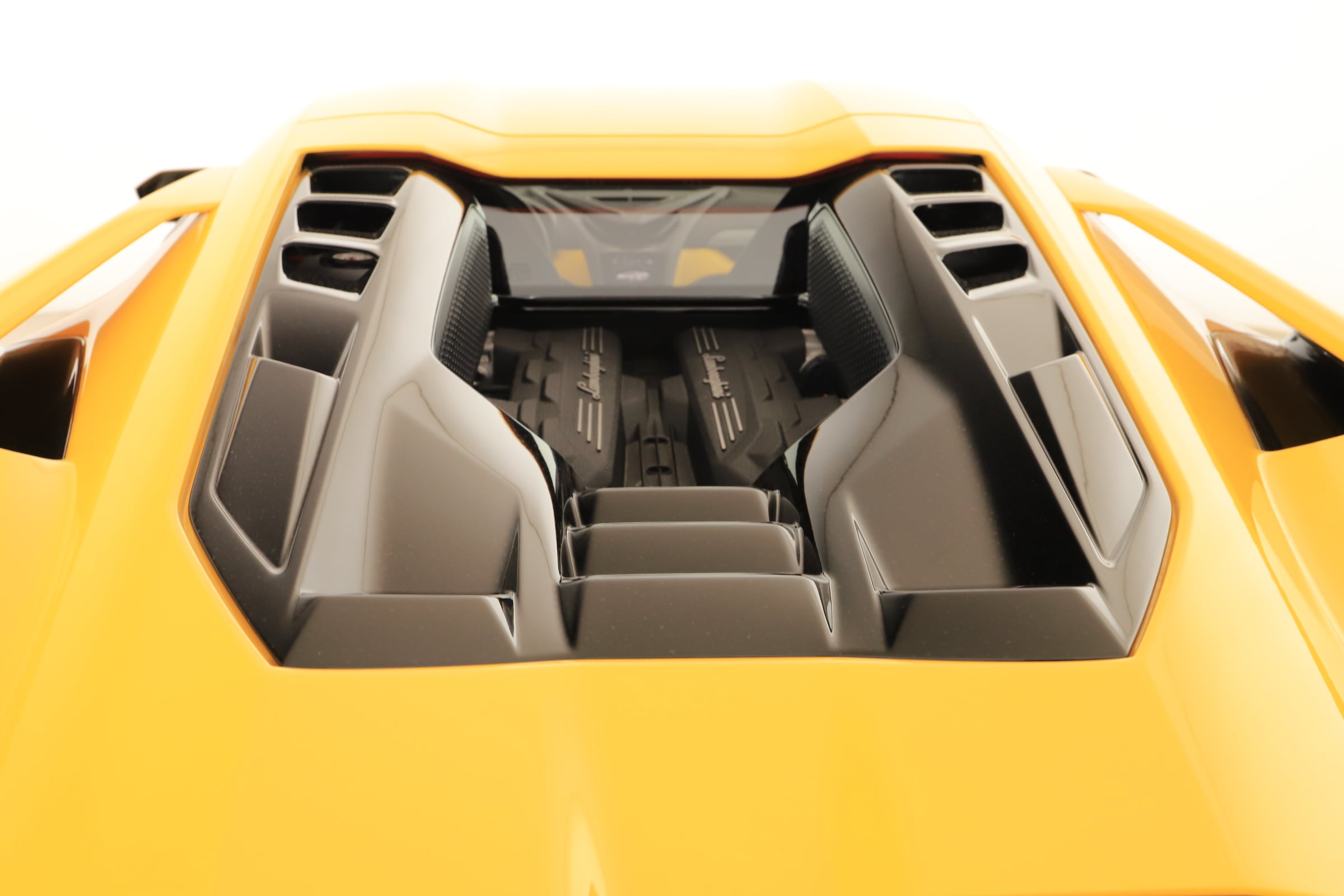 2025 Lamborghini Revuelto Base - Photo 28